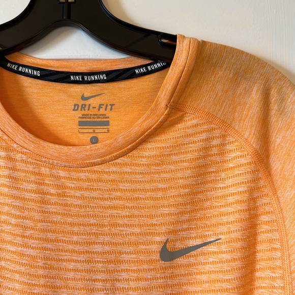 Nike Dry Fit - Large - Picture 2 of 2